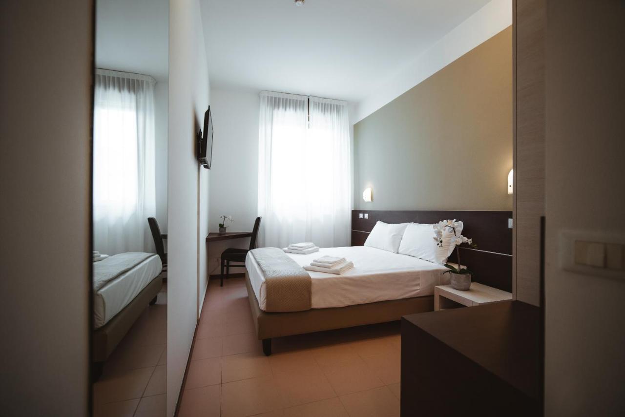Albergo Commercio 帕尔马诺瓦 外观 照片
